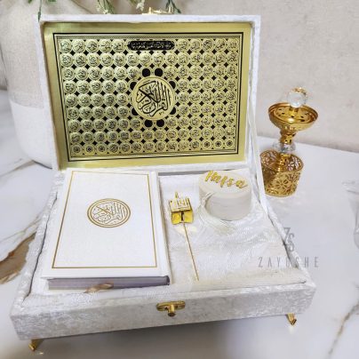 Luxurious Islamic Gift Box with Quran,prayer rug,tasbeeh,tasbeeh box,bookmark